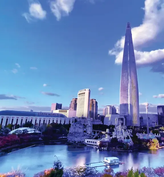 Seoul skyline with Lotte World Tower and Lotte World Park.