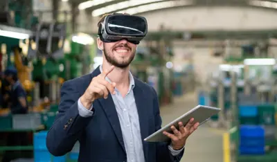 Field support technician using TP smart glasses technology.