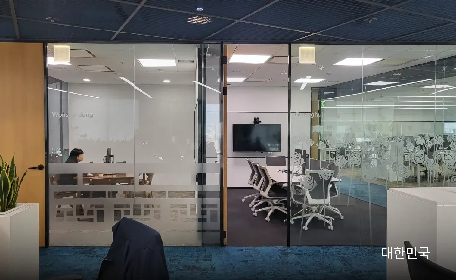 Contemporary TP office space supporting an inspiring work environment.